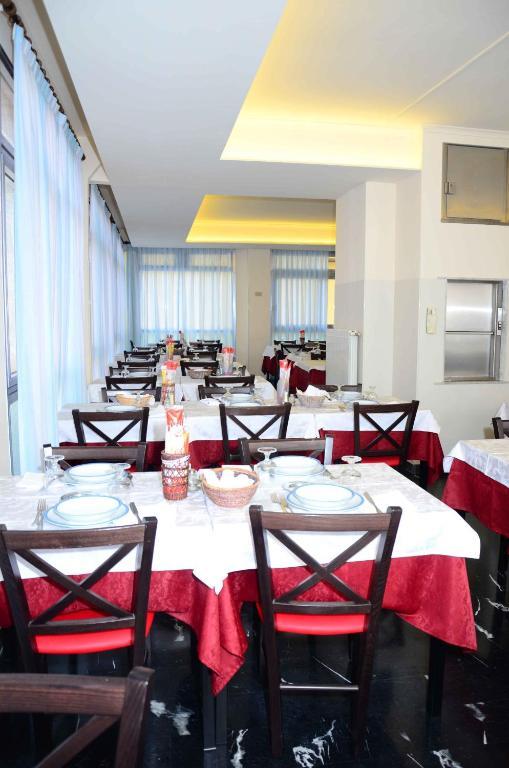 Hotel Aquilia Лаїгуелья Екстер'єр фото