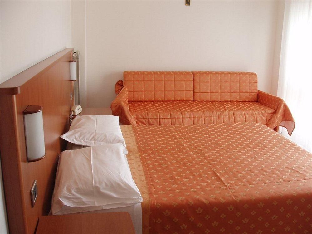 Hotel Aquilia Лаїгуелья Екстер'єр фото